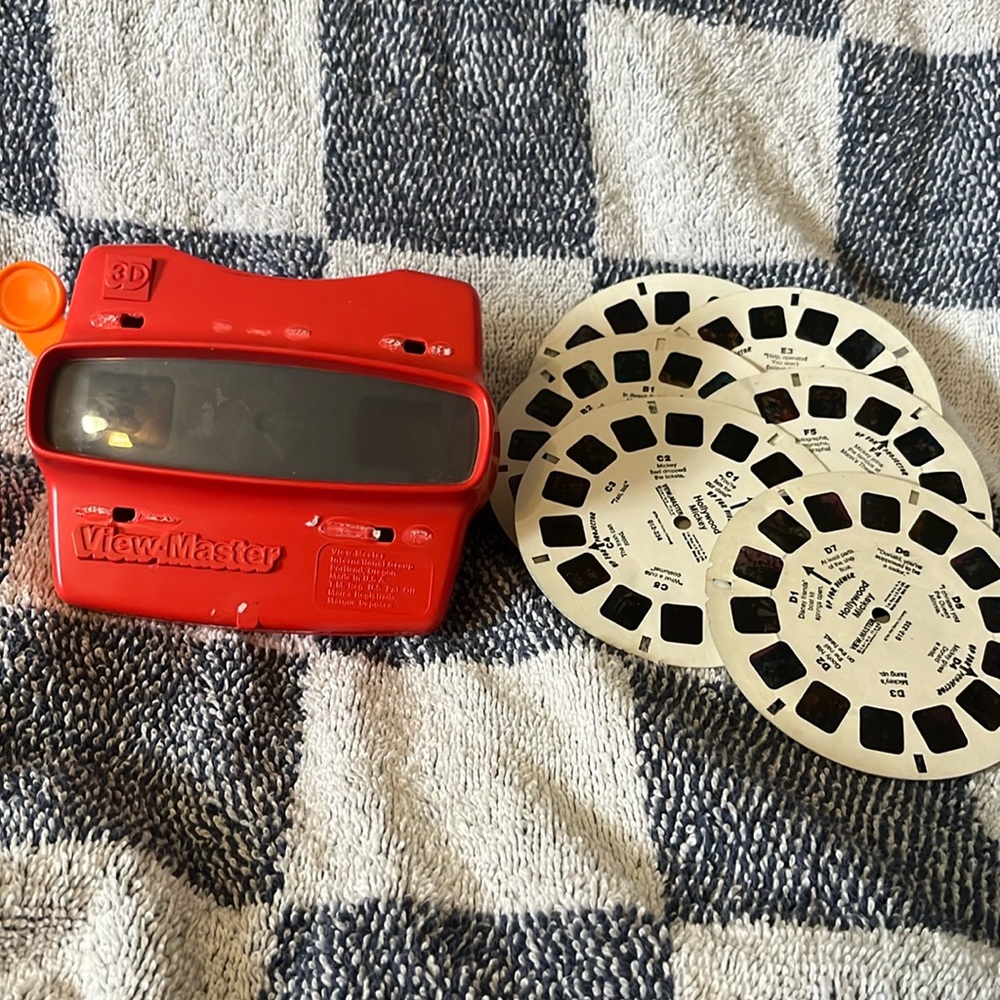 Vintage view master with slides